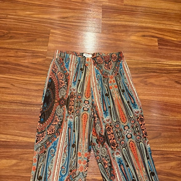 Soffe Couture by Trendations Paisley Boho Flare Pants Size M Retro 70s Vibe - Picture 7 of 7